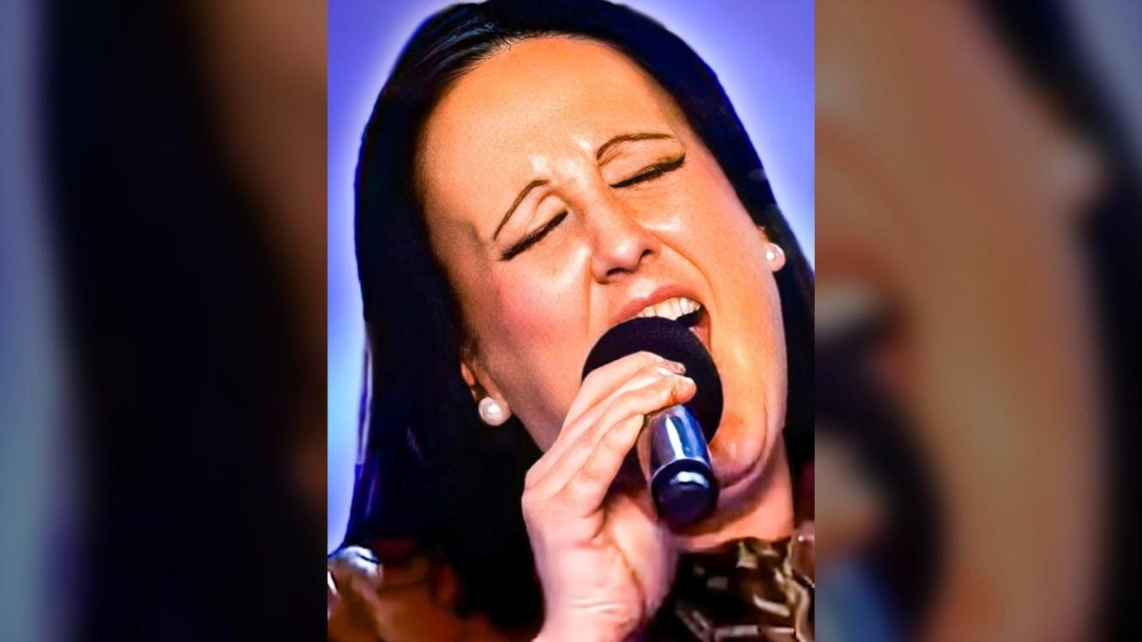 Sami Brookes singing on The X Factor