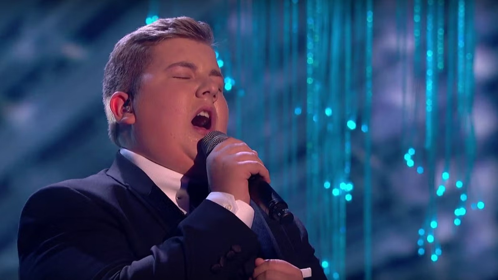 Kyle Tomlinson singing on Britain's Got Talent