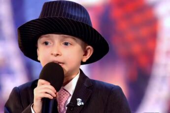 7-Year-Old Robbie Tried to Set Up His Auntie With Louis, Then Sang My Way